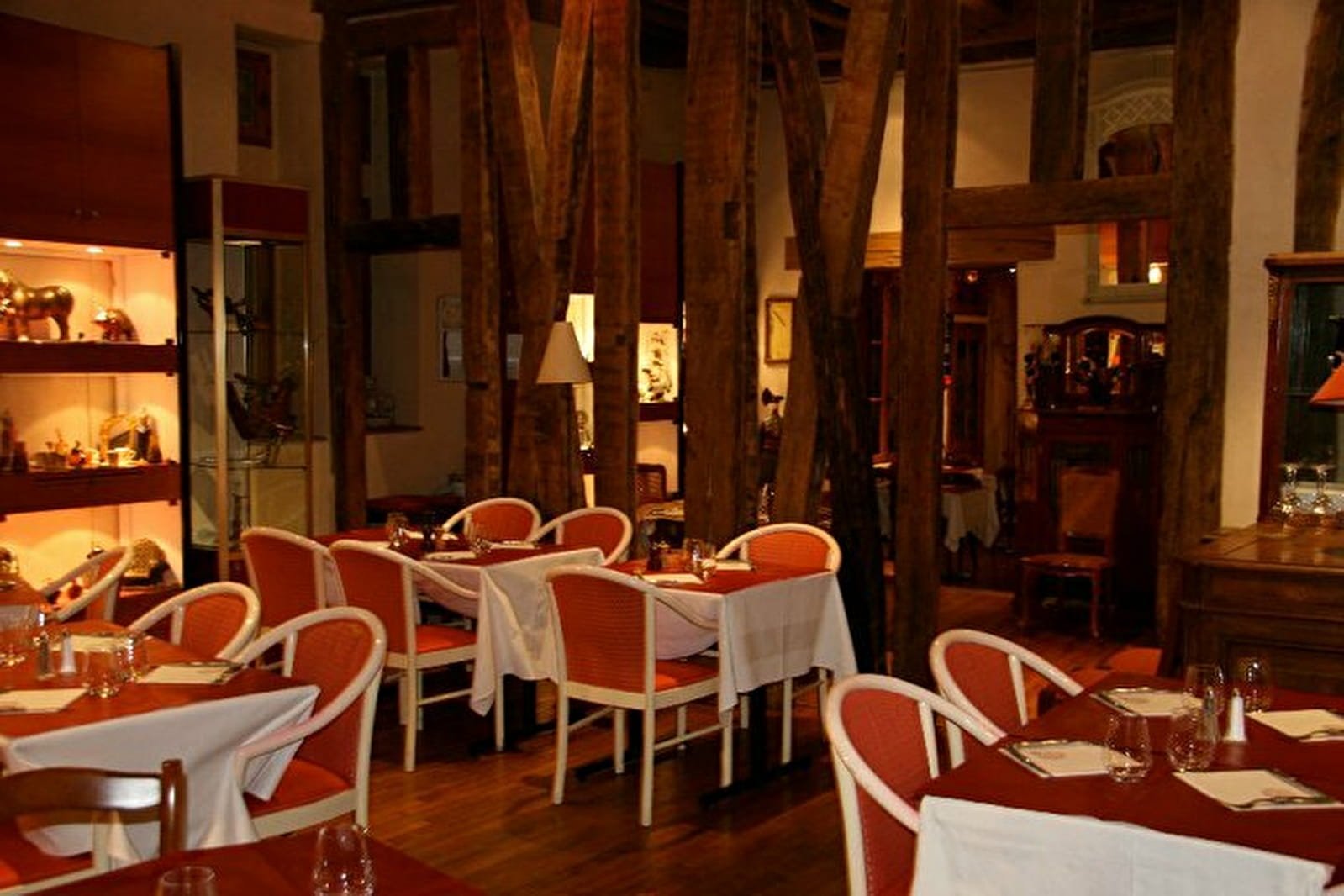 🍽️ 밀리에르의 집 - 레스토랑 부티크 와인바 겸 찻집 (메종 밀리에르 - 레스토랑 부티크 바 아 뱅 에 살롱 드 테)